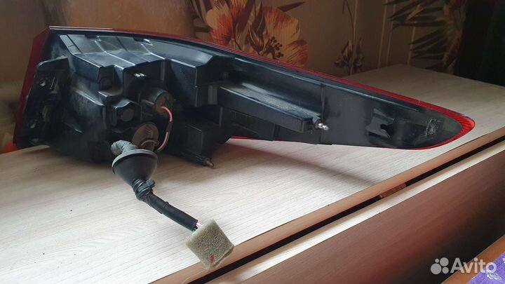 Задний левый фонарь