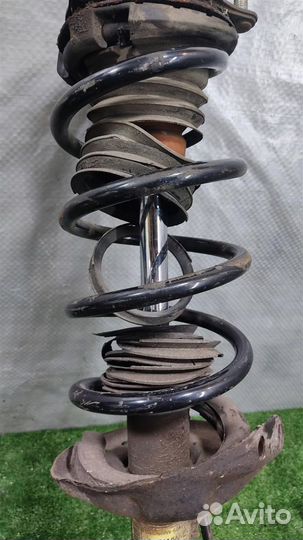 Стойка амортизатора передняя левая Honda CR-V 3