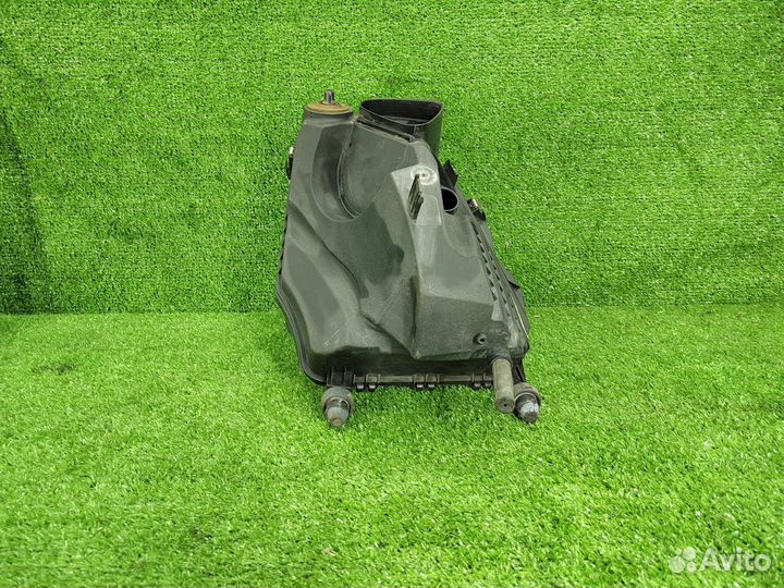 Корпус воздушного фильтра Audi A6 C6