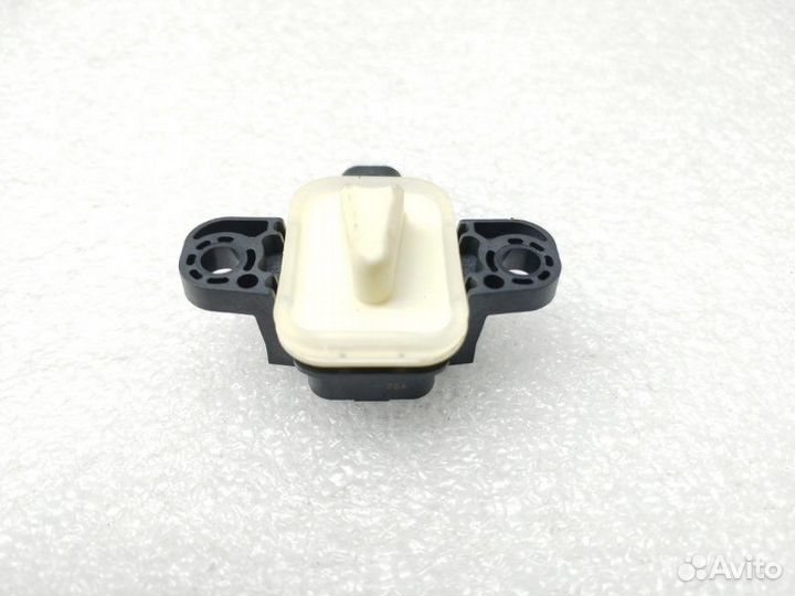 Датчик удара задний левый Mercedes-Benz Gle-Class