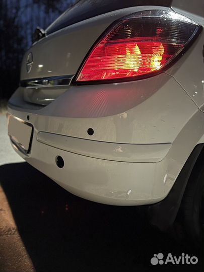 Opel Astra 1.6 МТ, 2012, 170 000 км