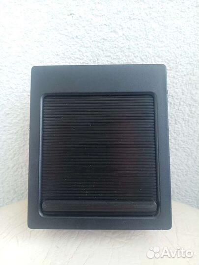 Шторка центральной монетницы BMW E39