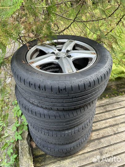 Комплект колес 215/55/16