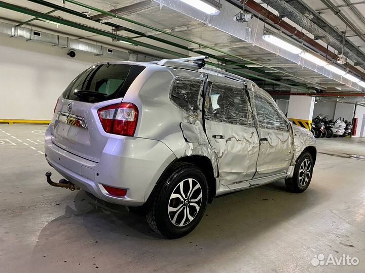 Nissan Terrano 2.0 МТ, 2015, битый, 81 973 км