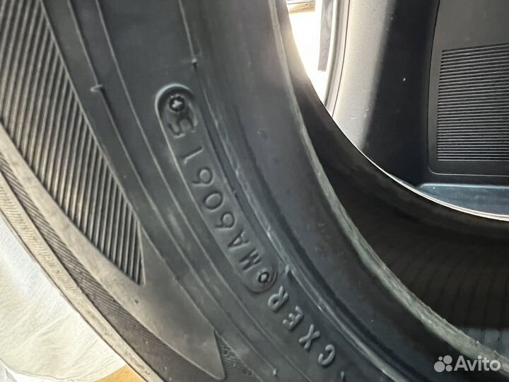 Toyo Tranpath MPZ 215/60 R17 96H