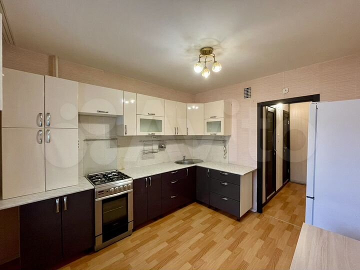 2-к. квартира, 60 м², 6/10 эт.