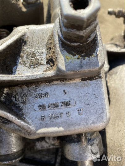 МКПП (механическая коробка переключения передач) O