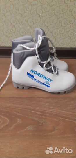 Лыжные ботинки детские 30 размер