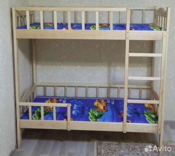 Двухъярусная кровать
