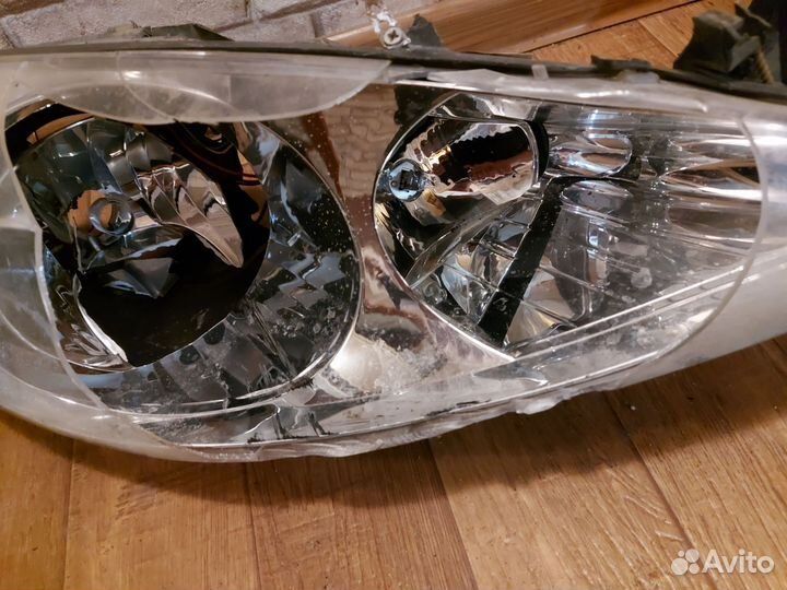 Фара передняя правая 307