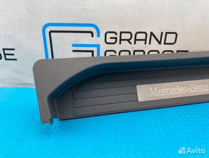 Накладка порога задняя правая Mercedes-Benz