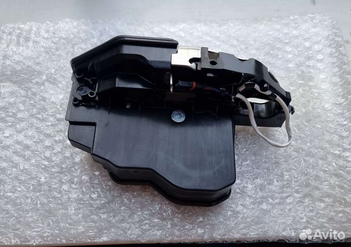 Замок двери BMW под доводчик