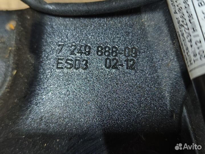 Петля капота левая правая BMW F10