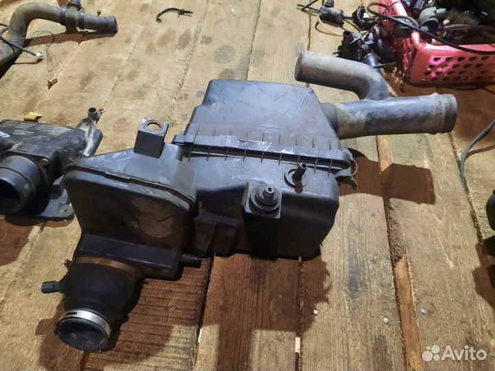 Корпус воздушного фильтра chrysler газ 31105