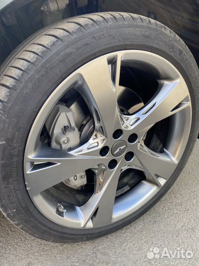 Комплект колес R22 Genesis GV80