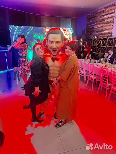 Поздравление ростовой куклой Артур Пирожков