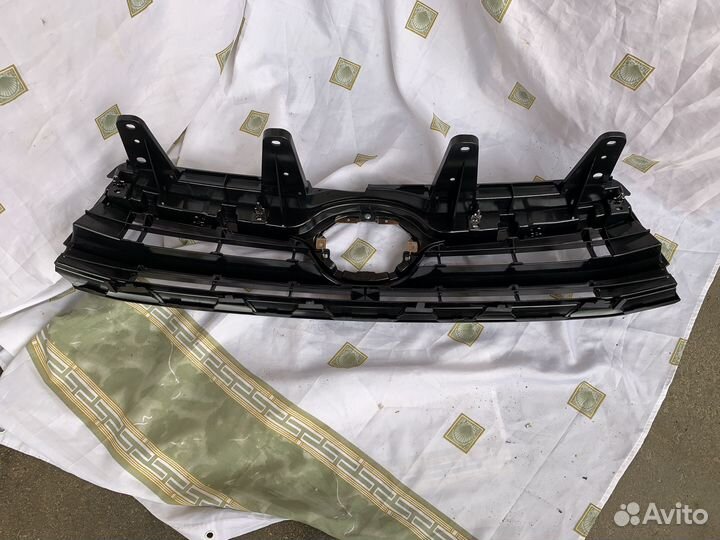 Решетка радиатора Toyota Highlander 531010E190