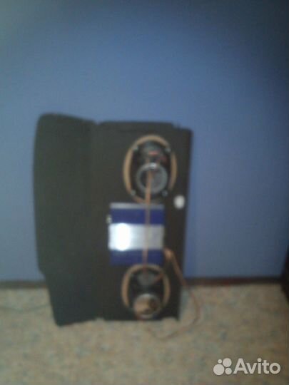 Акустическая автомобильная полка