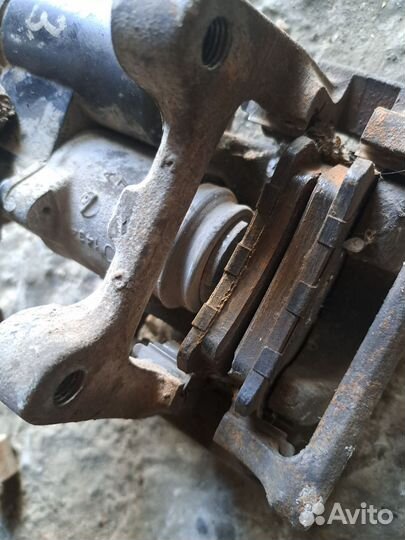 Суппорт задний правый в сборе Volkswagen Passat B6