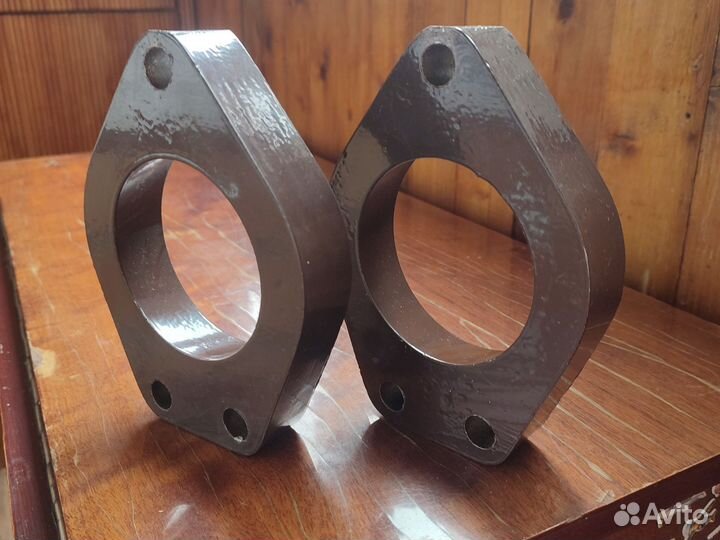 Проставки Al под задние амортизаторы