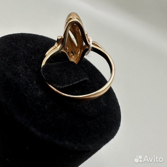 Золотое кольцо женское