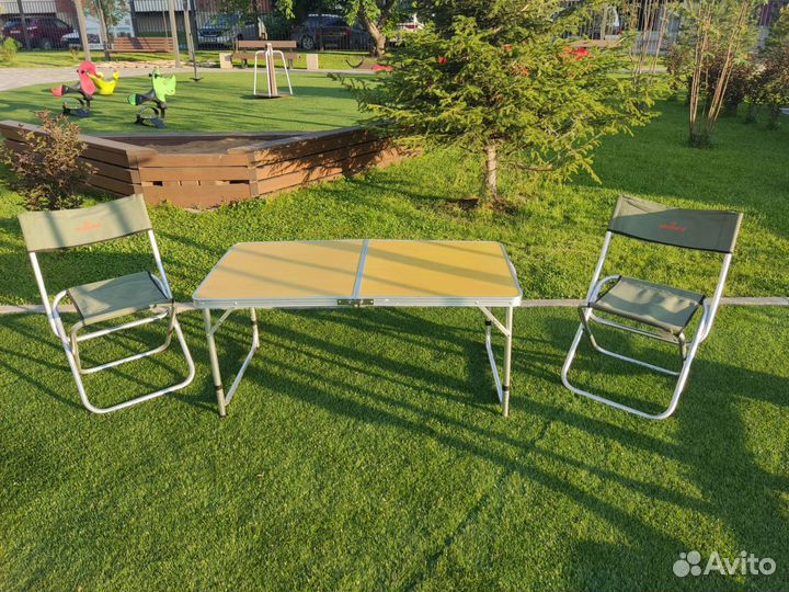 Стол и два стула туристические