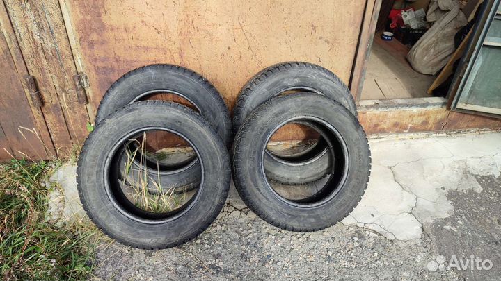 Nokian Tyres Hakkapeliitta 4 215/65 R16