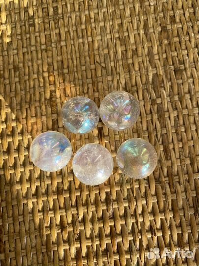 Фигурки талисманы из натуральных камней агат кварц