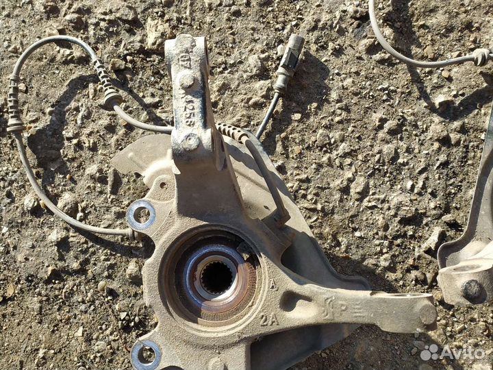 Передний поворотный кулак fiat punto