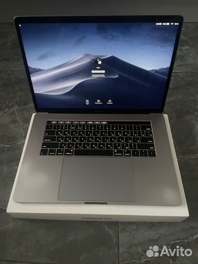 Macbook pro 15 2018 i7 16gb