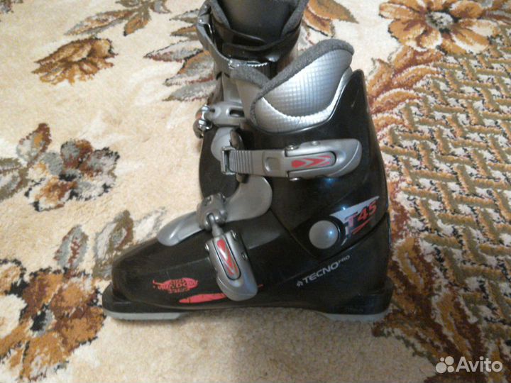 Горнолыжные ботинки размер 33-34