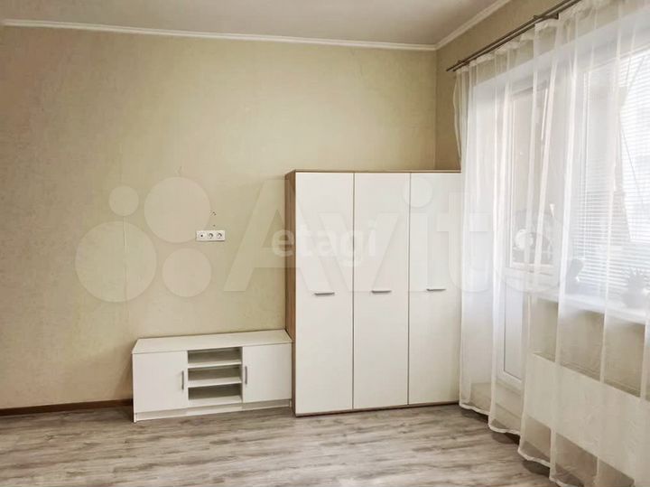 2-к. квартира, 77,4 м², 1/12 эт.
