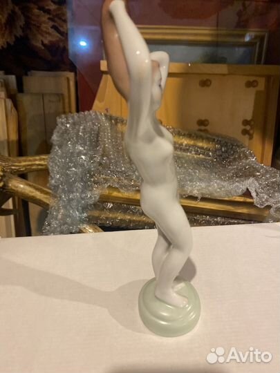 Статуэтка, фарфор