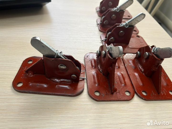 Зажим пружинный