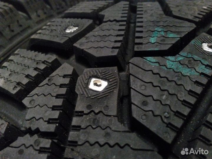 Pirelli Ice Zero 275/40 R22 108H
