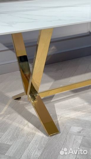 Дизайнерский стол Дориан