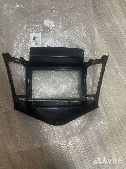 Переходная рамка на chevrolet cruze (9 дюймов)