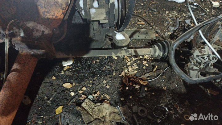 Привод передний правый Dodge Stratus 2.4L еdz