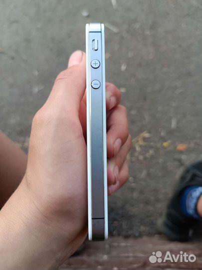 Телефон iPhone 4s