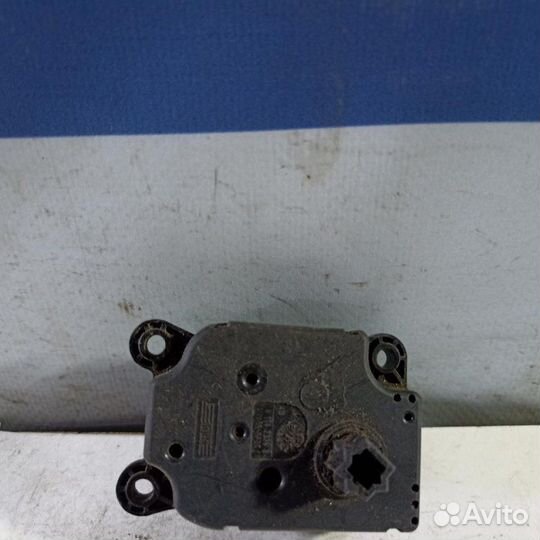 Моторчик заслонки печки Ford Focus 3 2011-2019