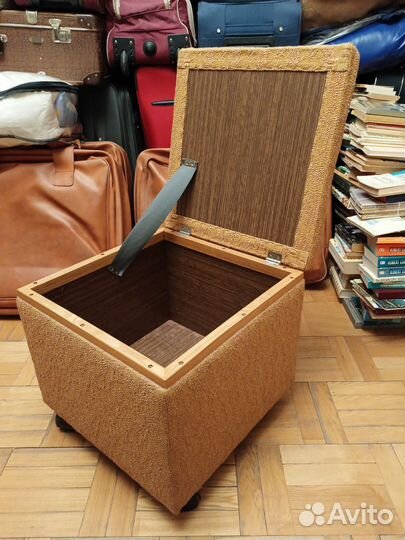 Винтажная советская ретро банкетка на колесиках