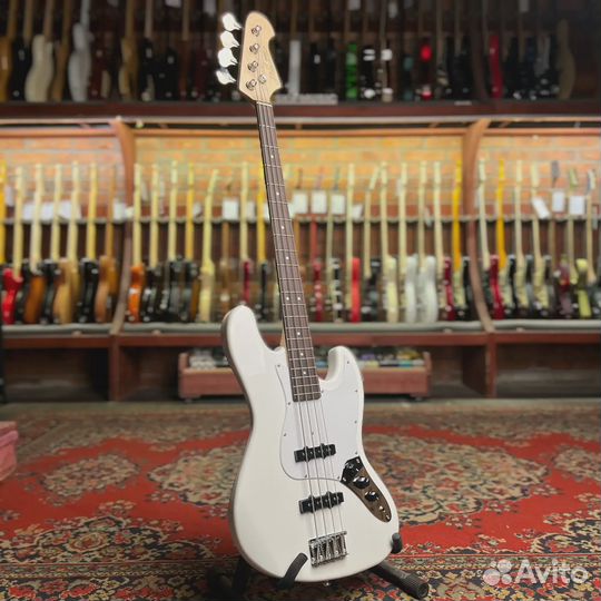 Бас-гитара J&D Guitars JB Jazz Bass White