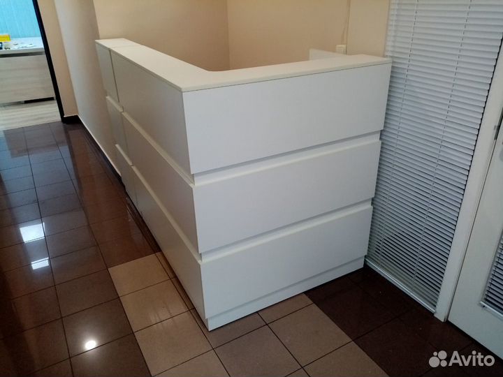 Стойка ресепшн со входной группой, новая