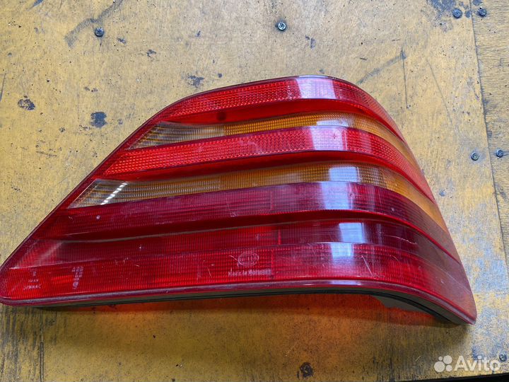 Фонарь задний правый Mercedes C140 CL