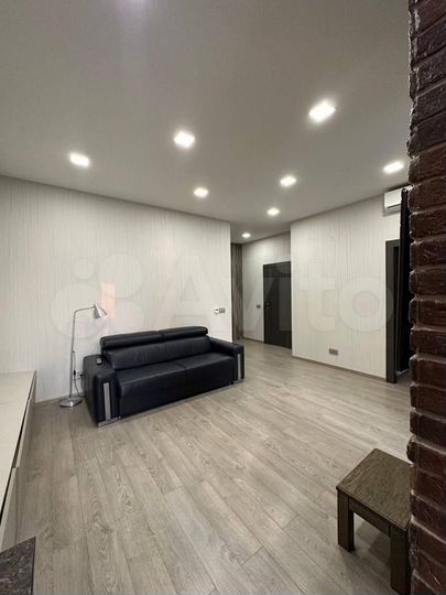 2-к. квартира, 65 м², 8/21 эт.