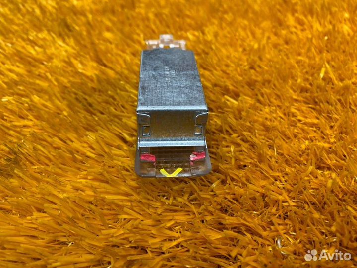 Плафон освещения задний левый Porsche Cayenne 957