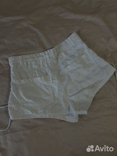 Шорты белые со шнурками
