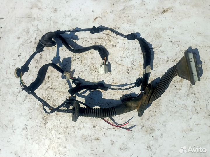 Проводка двери передняя правая Renault Sandero 2