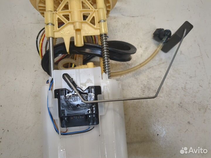 Насос топливный электрический Audi Q3, 2016