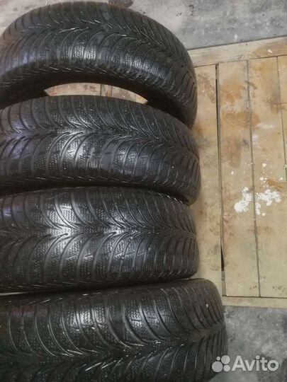 Dunlop SP Winter Ice02 215/55 R16 97T